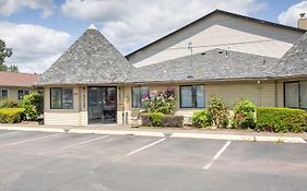 Oyo Woodland Hotel And Suites